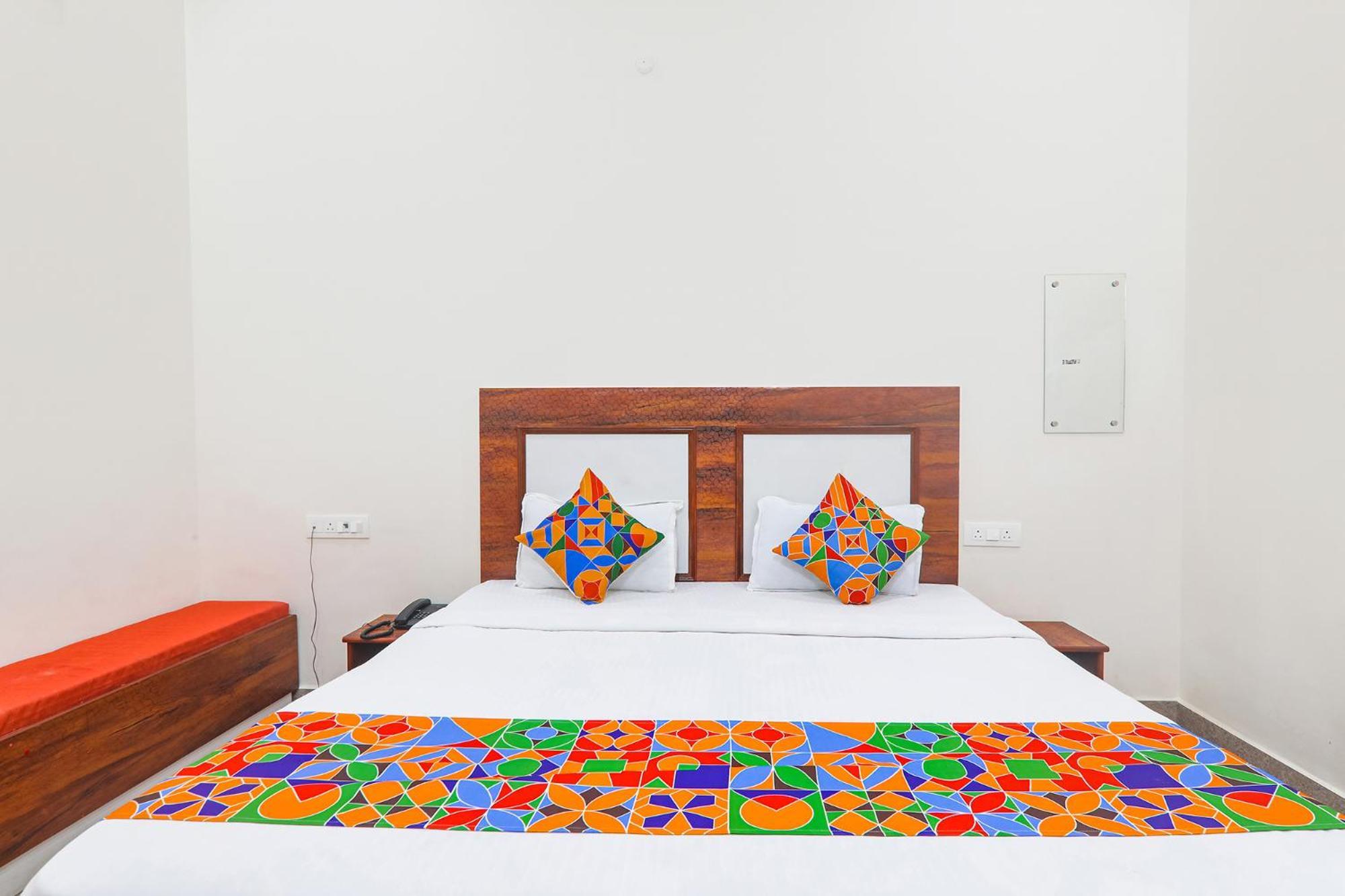 Fabhotel Shree Venkatesh Nileyam Ayodhya 外观 照片