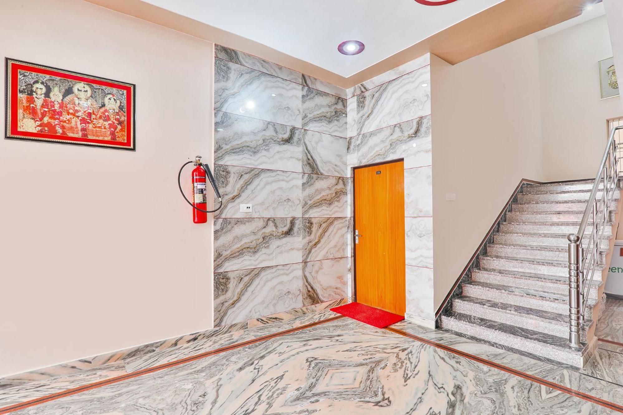 Fabhotel Shree Venkatesh Nileyam Ayodhya 外观 照片