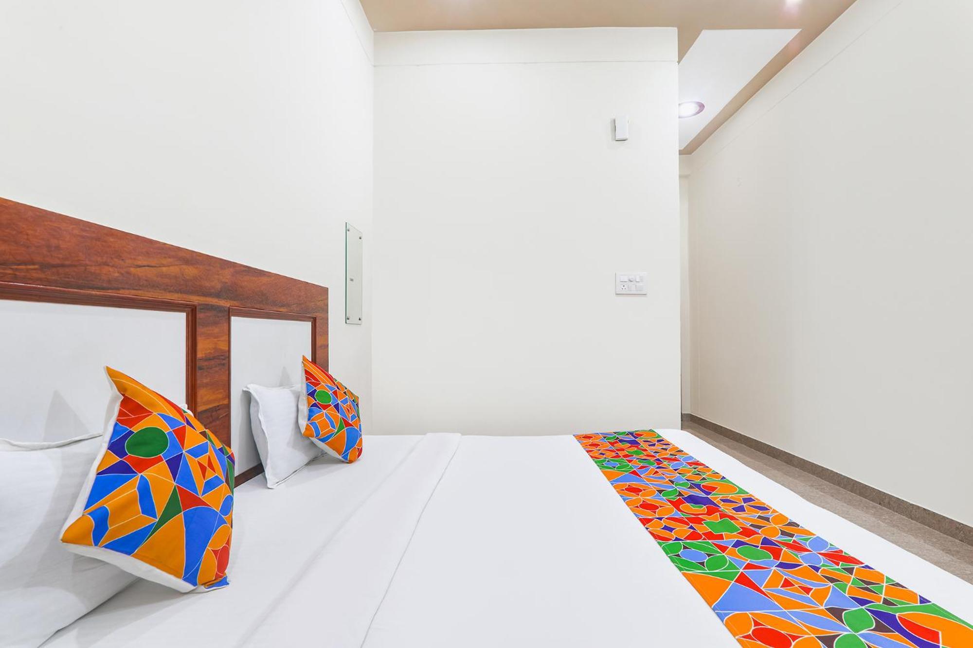 Fabhotel Shree Venkatesh Nileyam Ayodhya 外观 照片